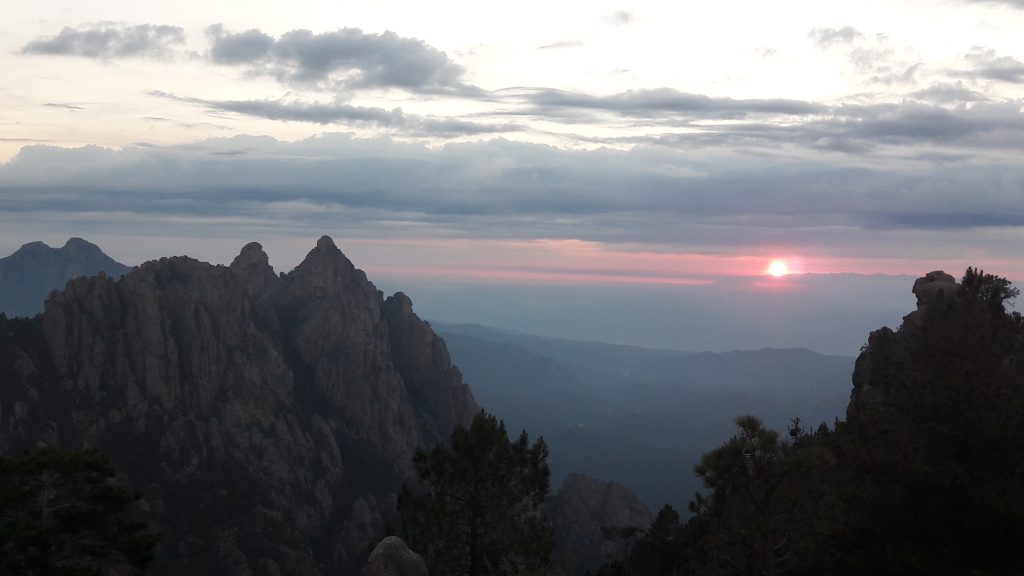 Levé du soleil sur le GR20 - Corse