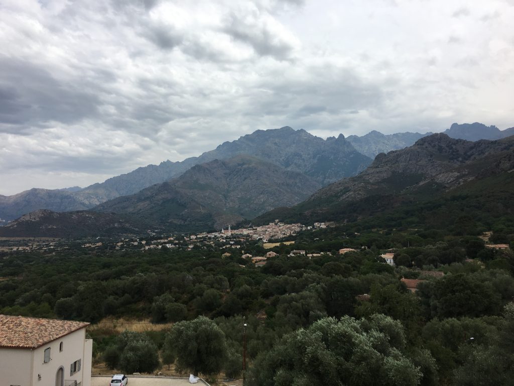 Vu du village de Calenzana en passant par Moncale