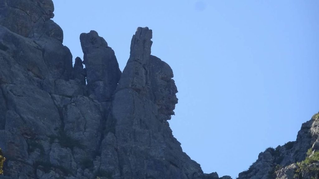 indian-rock-in-corsica