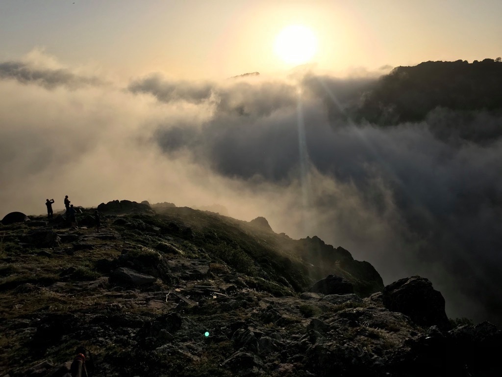 gr20-dans-les-nuages-corses